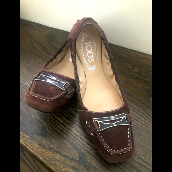 TOD’s Brown Suede Driving Moccasins - Picture 1 of 7